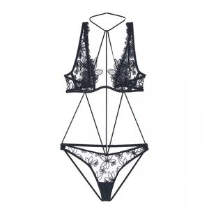 New VERY SEXY
Ziggy‎ Glam Noir Embellished Strappy Open-Back Teddy